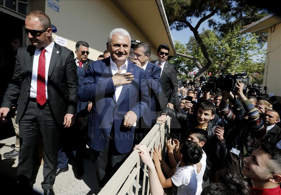Başbakan Binali Yıldırım oy kullandı