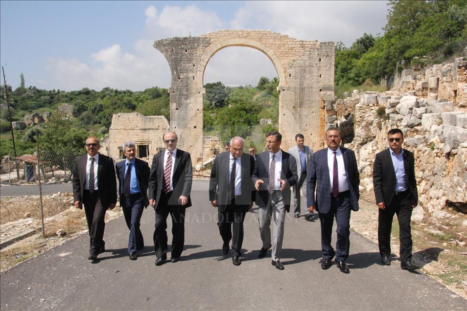 Mersin'de Turizm Haftası nedeniyle tören düzenlendi