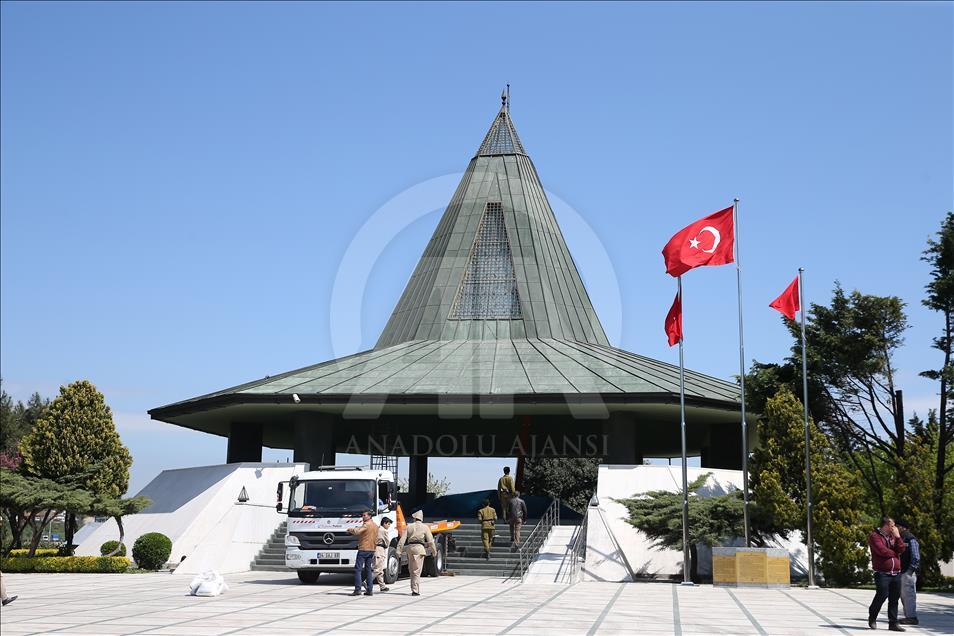 Topkapı'daki anıt mezarlar restore ediliyor