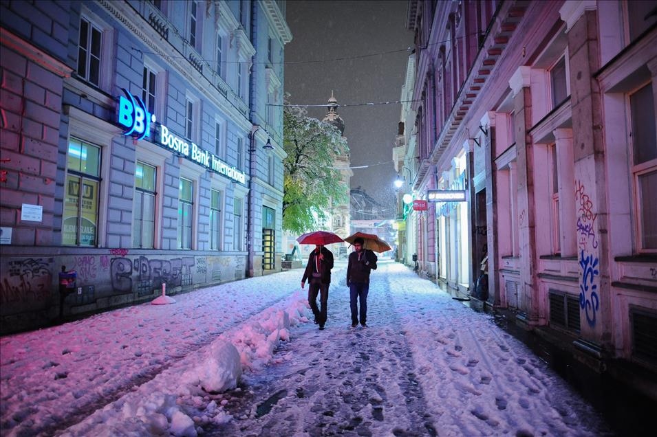 Saraybosna'da kar yağışı