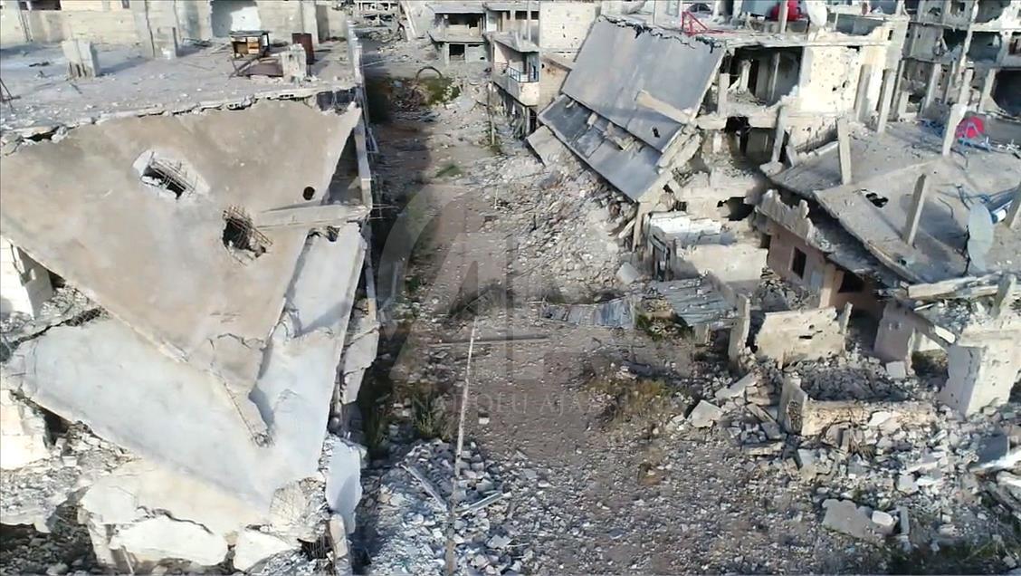 AA, Esed rejiminin yerle bir ettiği Dera'yı havadan fotoğrafladı