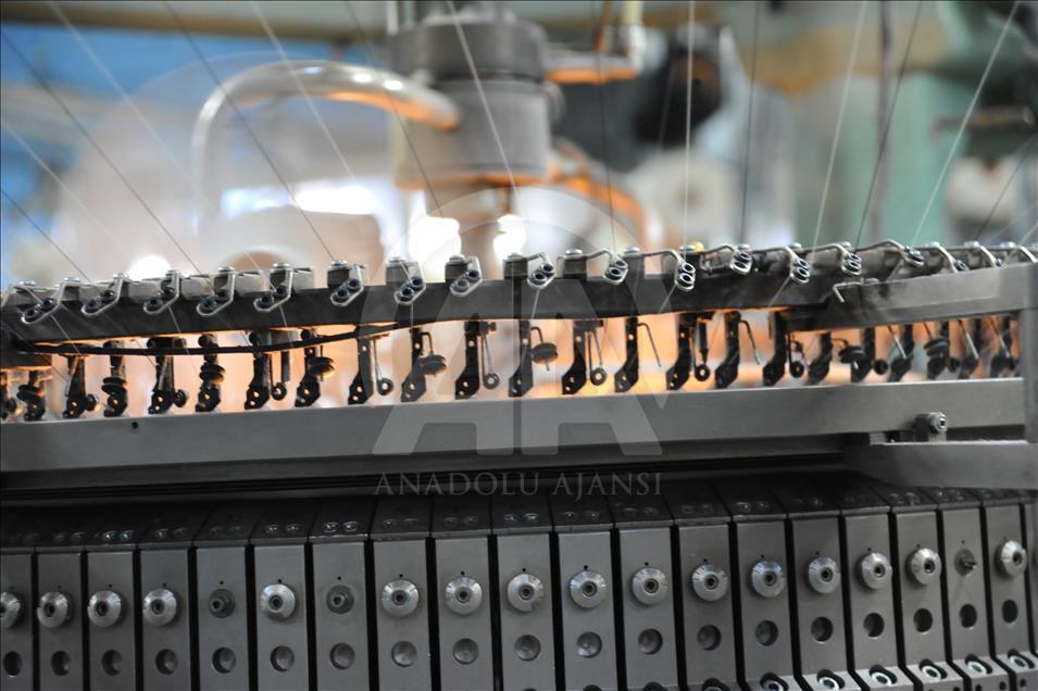 Tekstil ve halı makinelerinin iğneleri ondan soruluyor