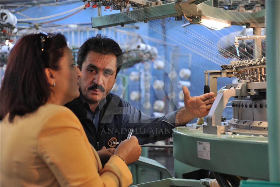 Tekstil ve halı makinelerinin iğneleri ondan soruluyor