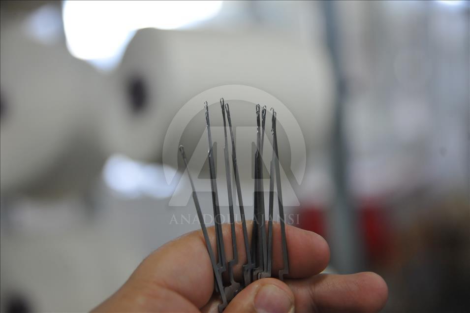 Tekstil ve halı makinelerinin iğneleri ondan soruluyor