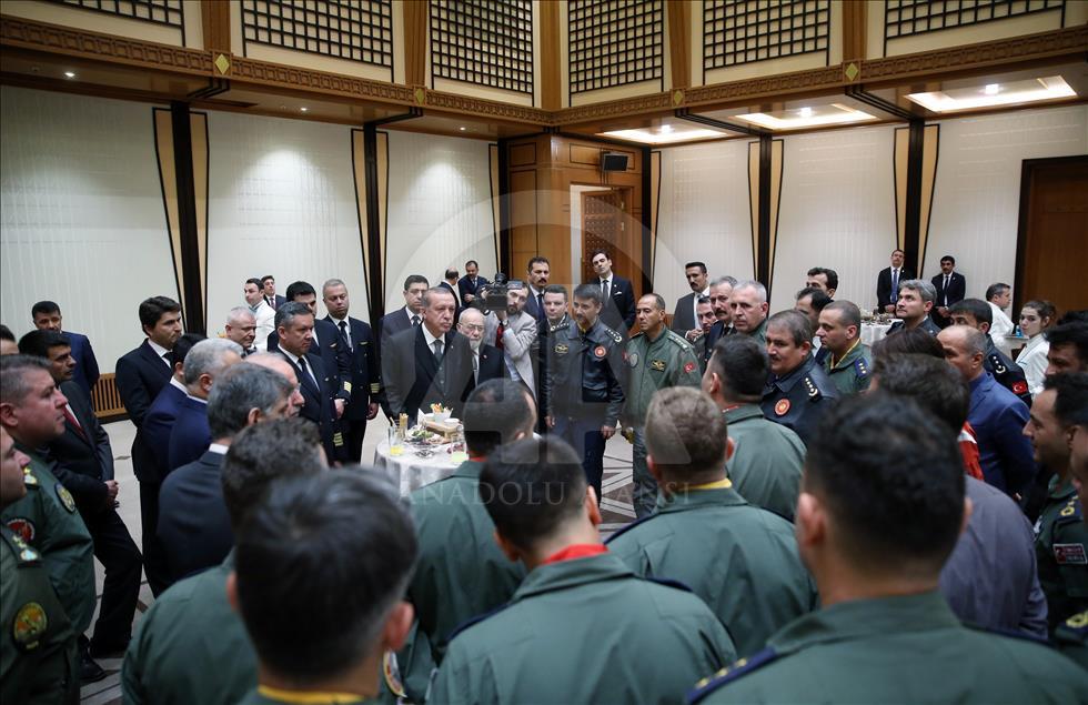 Cumhurbaşkanı Erdoğan, pilotları kabul etti