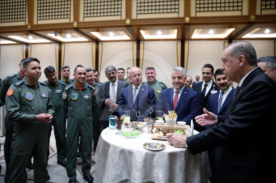 Cumhurbaşkanı Erdoğan, pilotları kabul etti