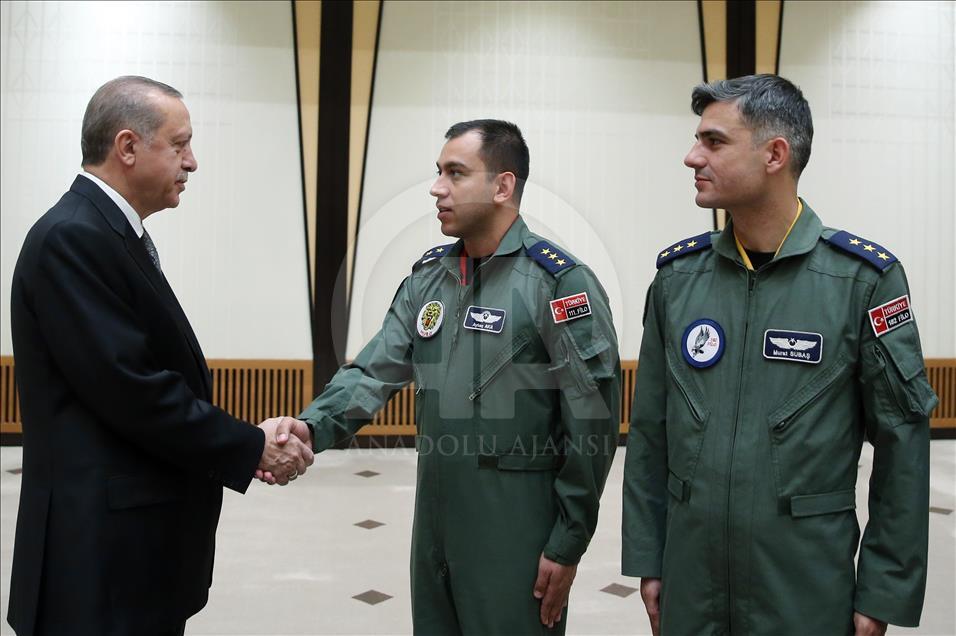 Cumhurbaşkanı Erdoğan, pilotları kabul etti