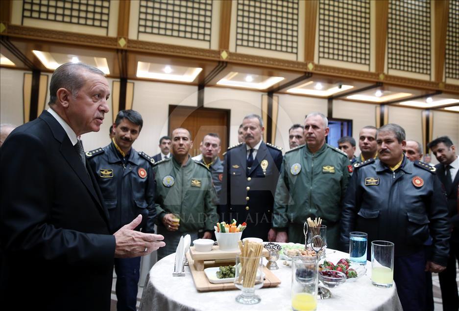 Cumhurbaşkanı Erdoğan, pilotları kabul etti