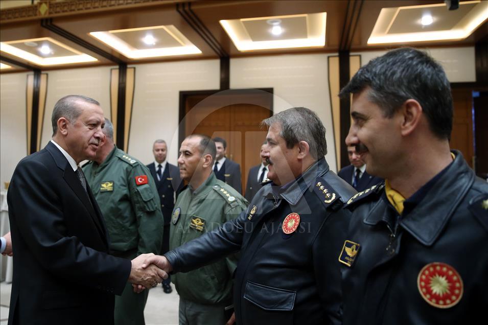 Cumhurbaşkanı Erdoğan, pilotları kabul etti