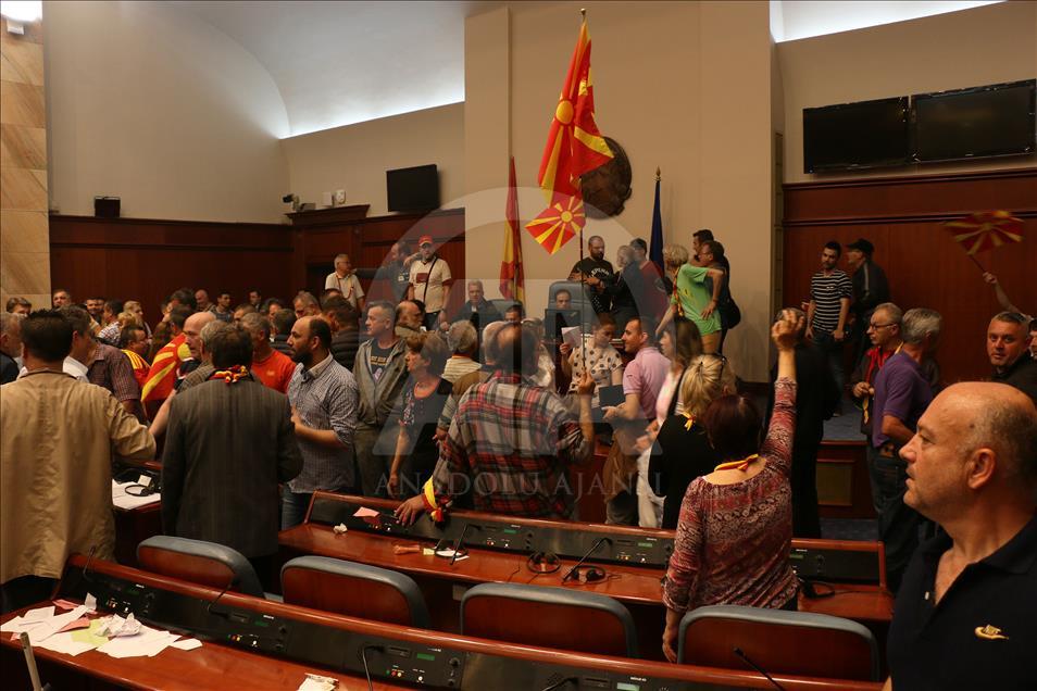 گروگان گیری در مجلس مقدونیه