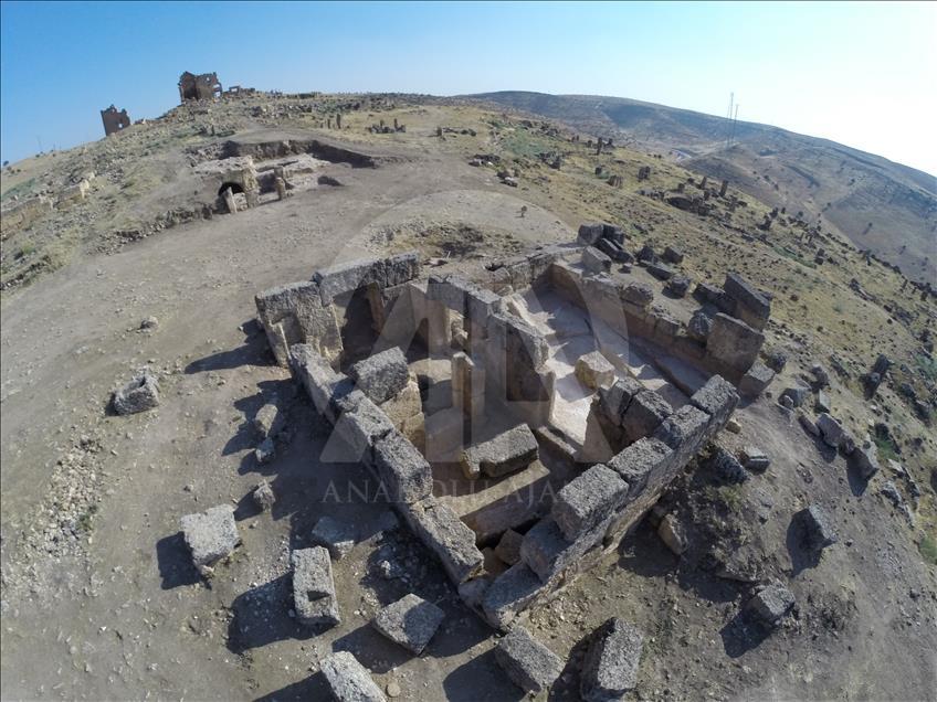 Diyarbakır'da bin 700 yıllık yer altı tapınağı bulundu