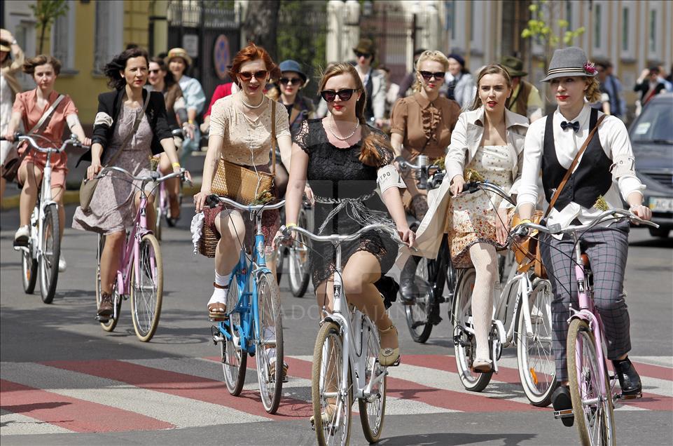 "Retro Cruise" bikes ride in Kiev
