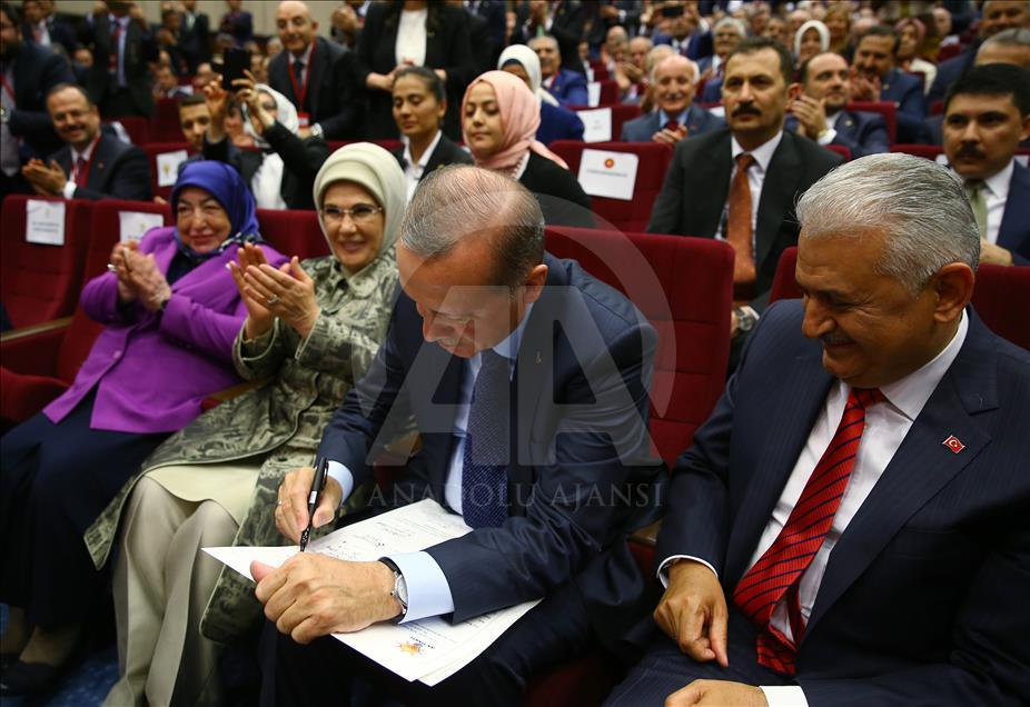 Cumhurbaşkanı Erdoğan, AK Parti'ye üye oldu