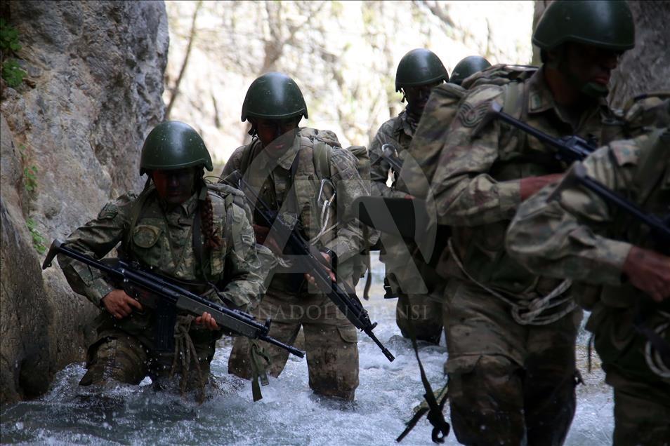 Turkey's first woman non-commissioned officer in commando training ...