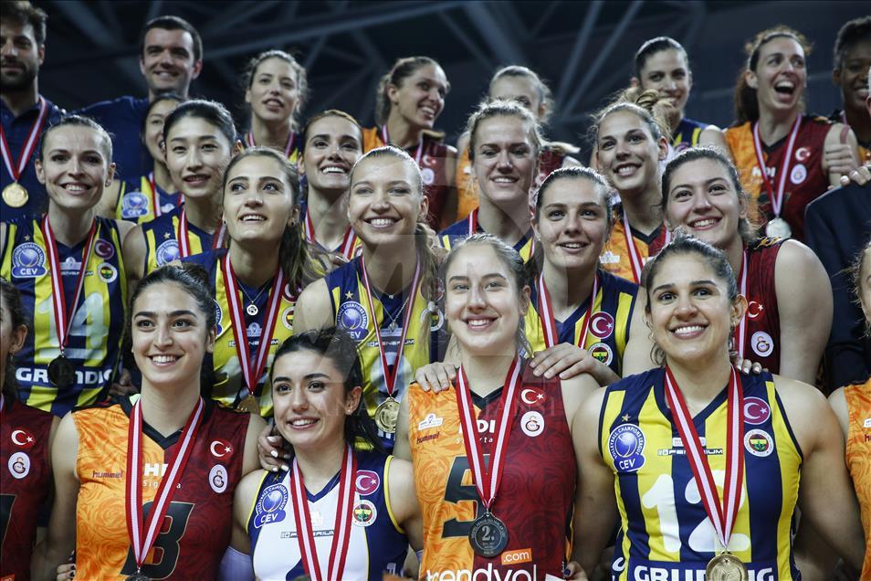 Fenerbahce Grundig won the 2016-2017 Turkish Women’s Volleyball League