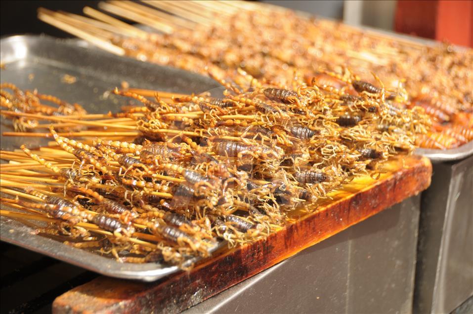 Pekin'de "böcek kebap" restoranları turistlerin ilgi odağı
