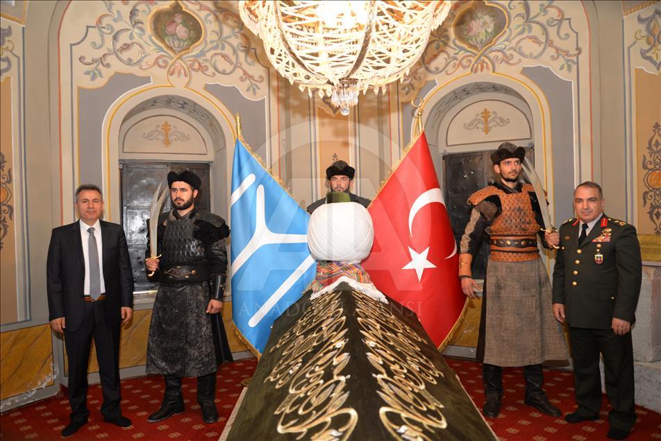 Ertuğrul Gazi Türbesi'nde "saygı nöbeti"