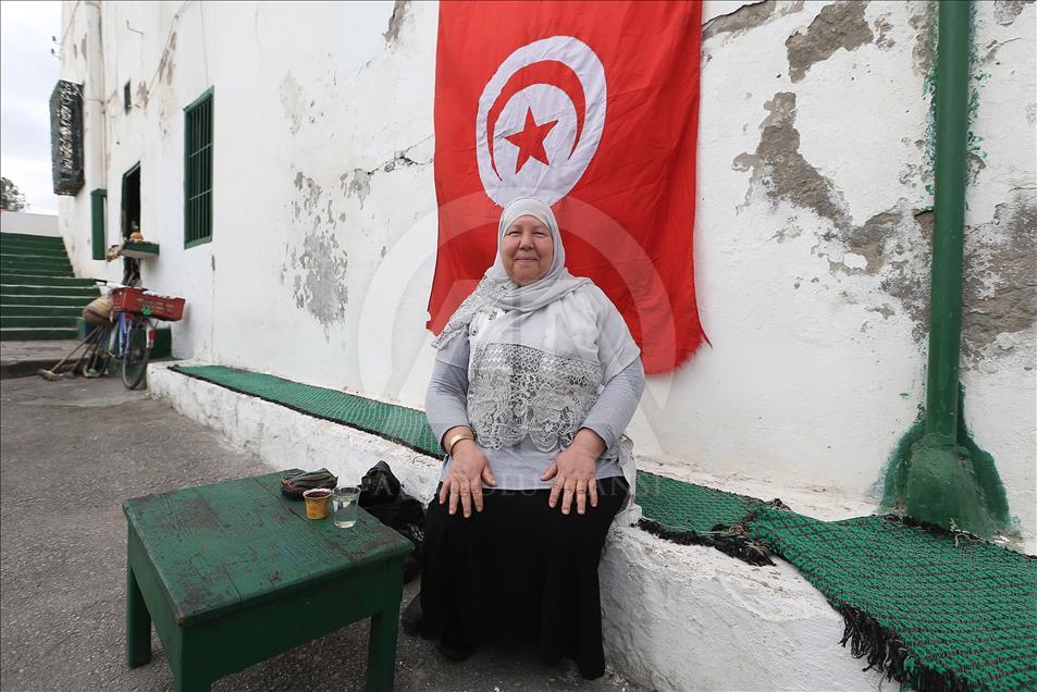 Tunus'ta 800 yıllık zikir ve kahve geleneği