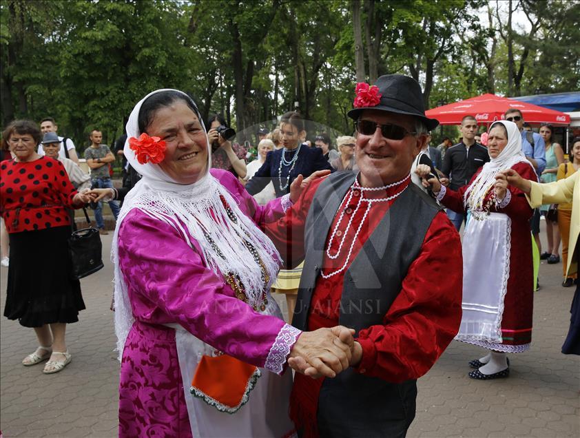 Gokoguz Turks celebrate Hidirellez in Moldavia