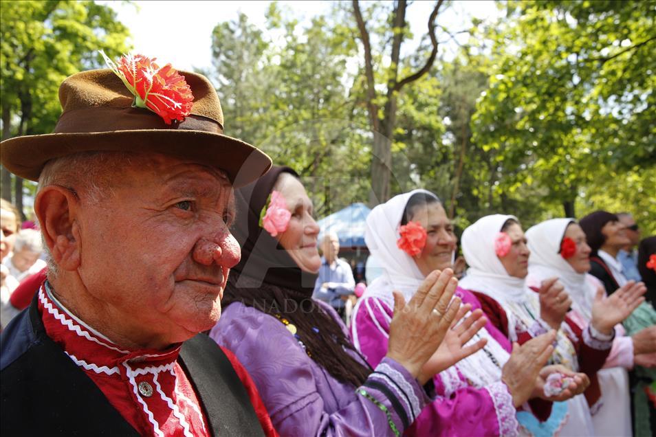 Gokoguz Turks celebrate Hidirellez in Moldavia