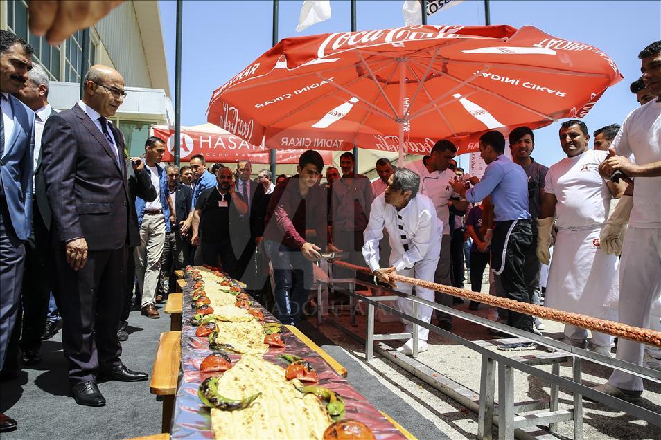 Yöresel lezzet fuarı açılışı 30 metrelik kebapla yapıldı