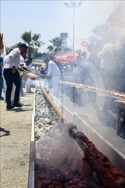 Yöresel lezzet fuarı açılışı 30 metrelik kebapla yapıldı