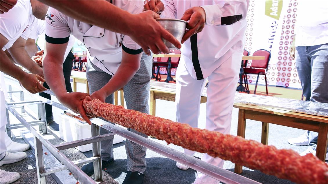 Yöresel lezzet fuarı açılışı 30 metrelik kebapla yapıldı