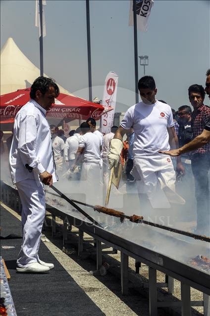 Yöresel lezzet fuarı açılışı 30 metrelik kebapla yapıldı