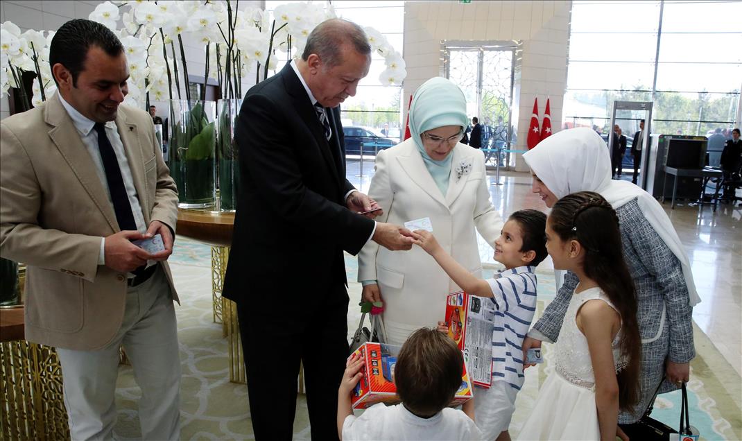 Erdogan gives Aleppo’s ‘Twitter girl’, family Turkey ID
