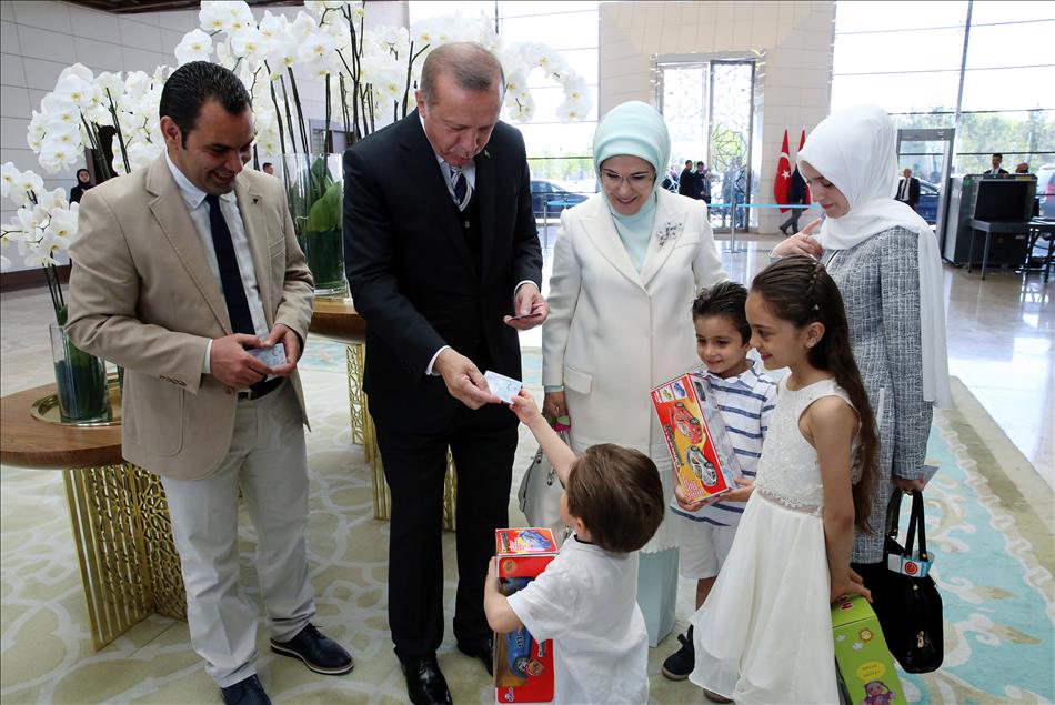 Erdogan gives Aleppo’s ‘Twitter girl’, family Turkey ID