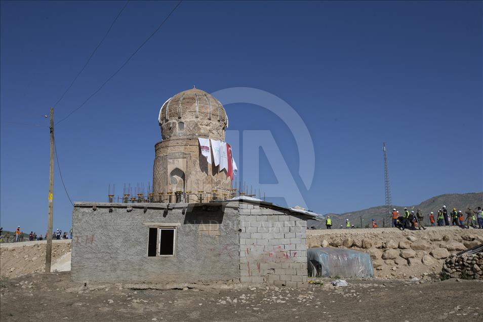 Tarihi Zeynel Bey Türbesi'nin taşınma işlemi başladı