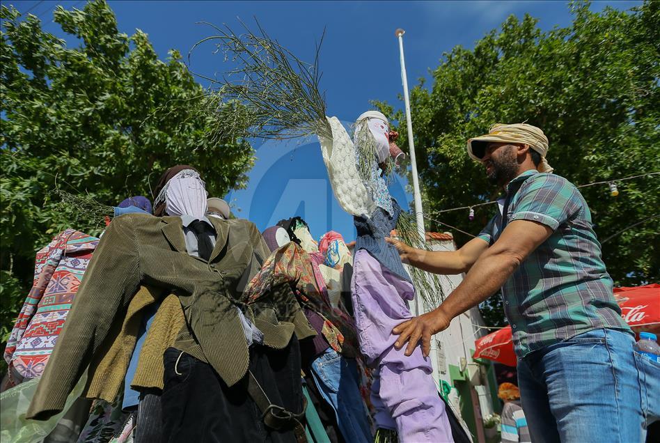 Urla'da sokaklar "bostan korkuluğu"