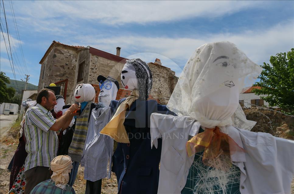 Urla'da sokaklar "bostan korkuluğu"