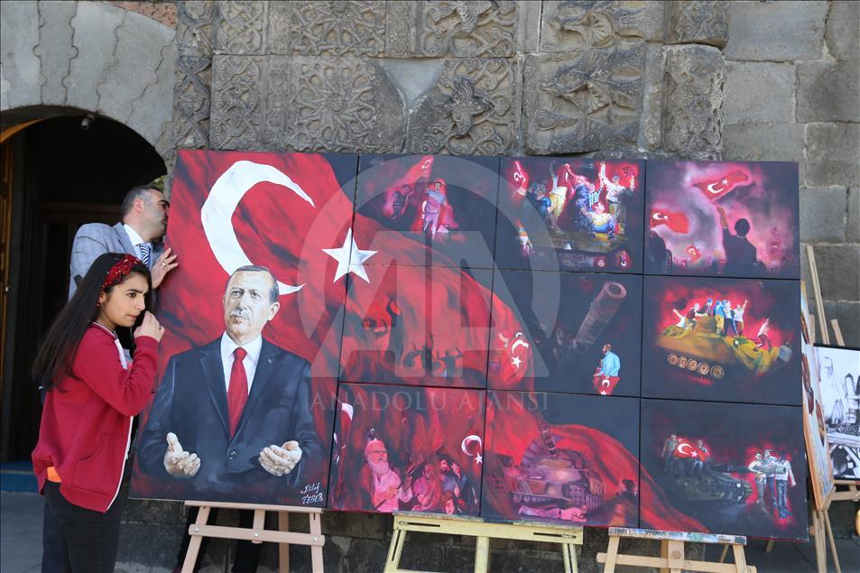 Öğrenciler "15 Temmuz"u tuvale yansıttı