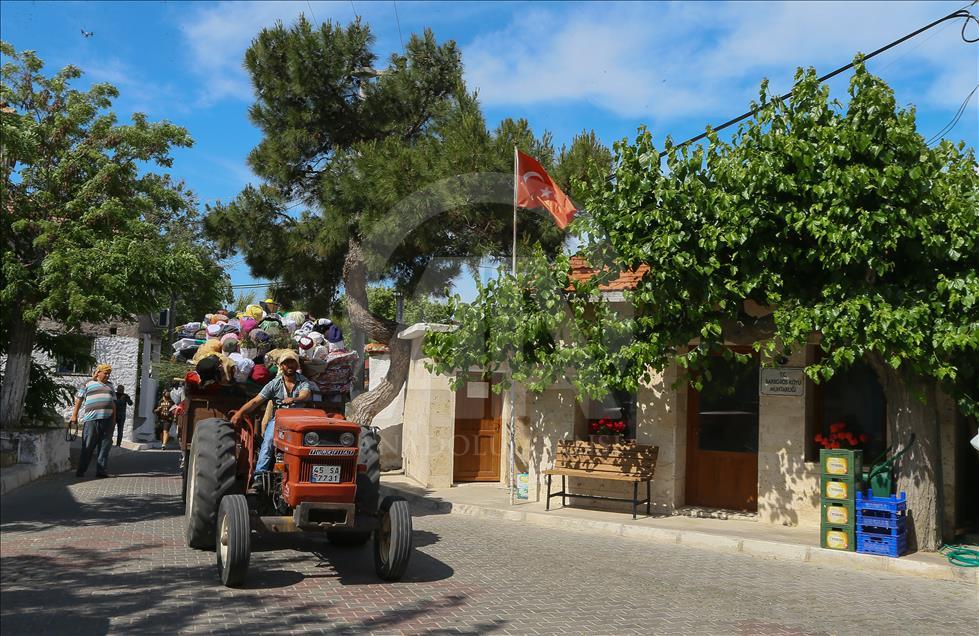 Urla'da sokaklar "bostan korkuluğu"
