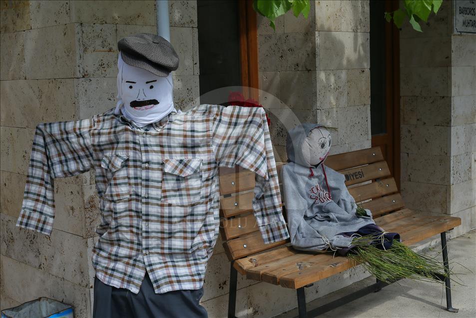 Urla'da sokaklar "bostan korkuluğu"