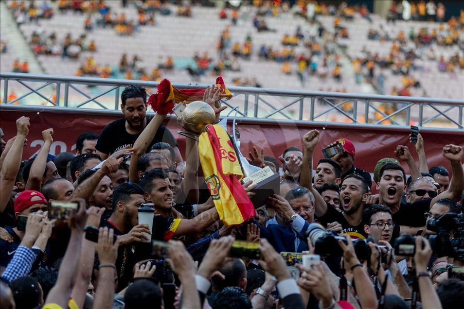 Foot/Tunisie : L’Espérance de Tunis domine l’Etoile du Sahel et s’offre le titre de champion 