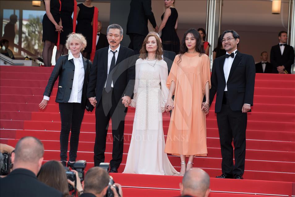 70. Cannes Film Festivali gösterimlerle devam ediyor