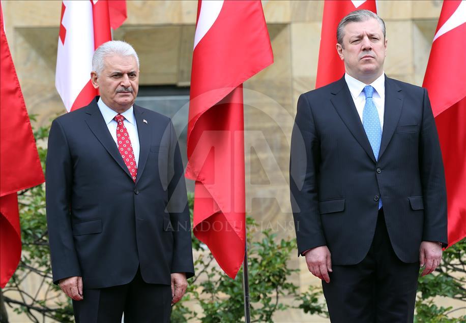
Başbakan Yıldırım Tiflis’te
