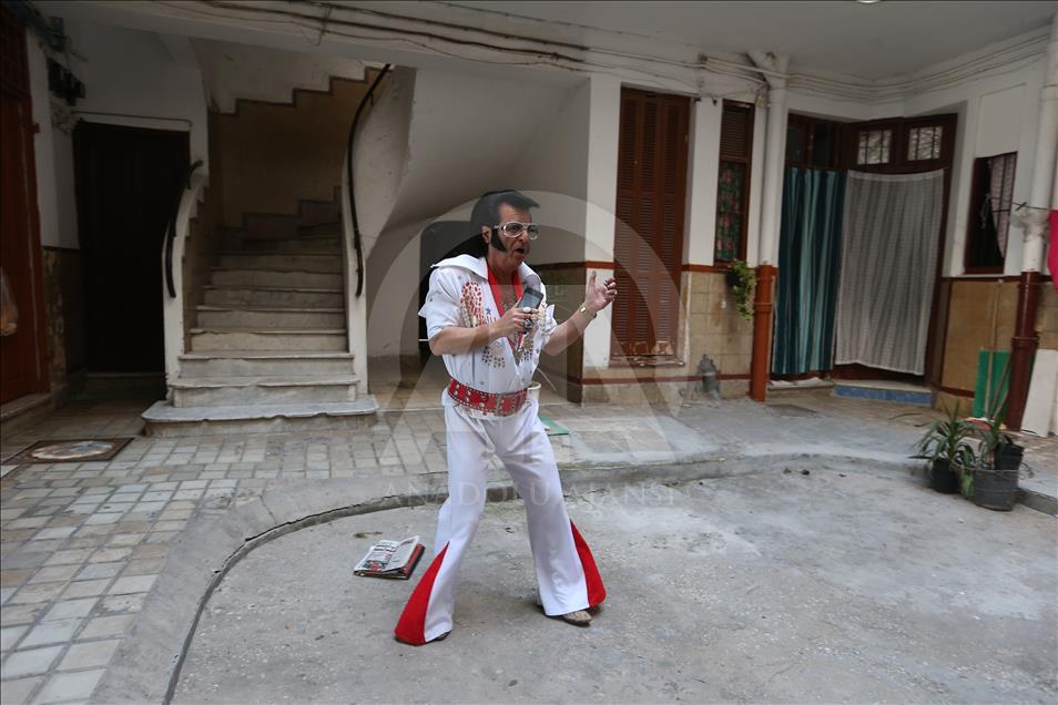 A Tunis, Elvis Presley n'est pas mort (Portrait)
