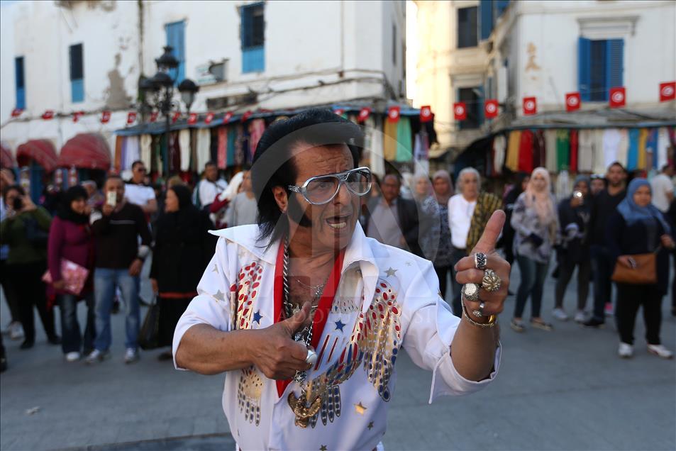 A Tunis, Elvis Presley n'est pas mort (Portrait)