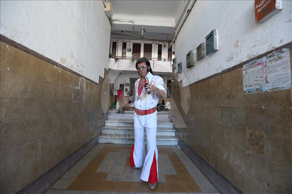 A Tunis, Elvis Presley n'est pas mort (Portrait)
