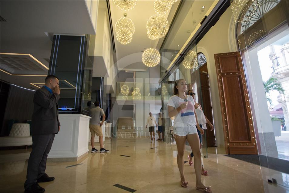Küba'nın ilk beş yıldızlı oteli "Manzana Kempinski"