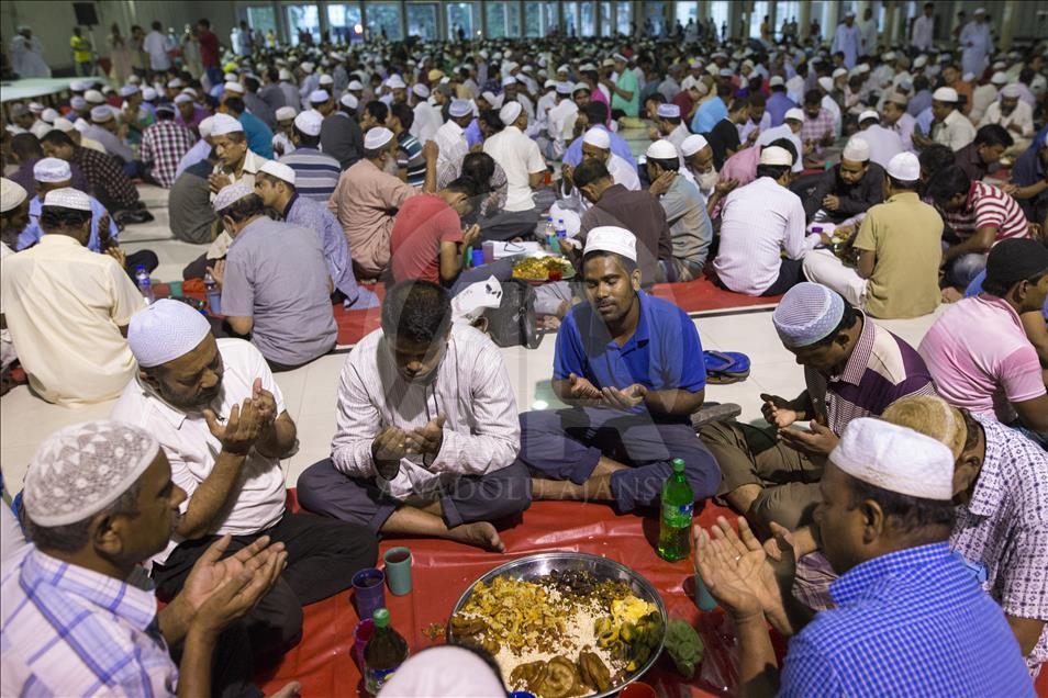 Bangladeş'te ilk iftar