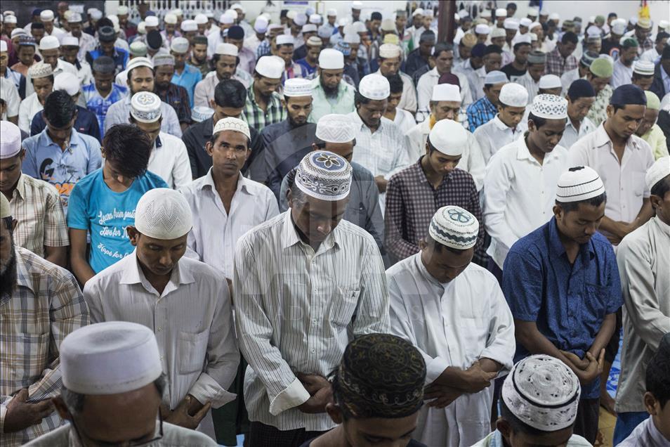 Myanmar'da ilk iftar heyecanı