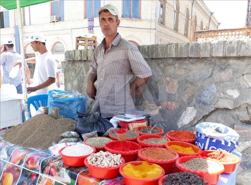 Özbekistan'daki İpek ve Baharat Festivali