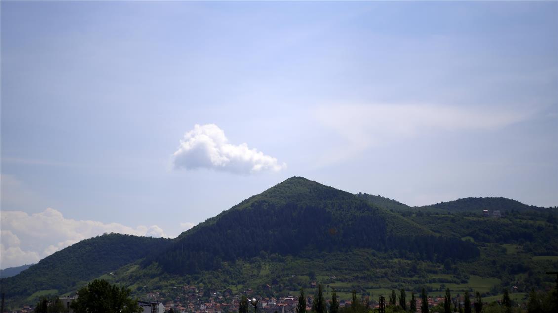"Gizemli" Bosna Piramitleri'ne turist akını