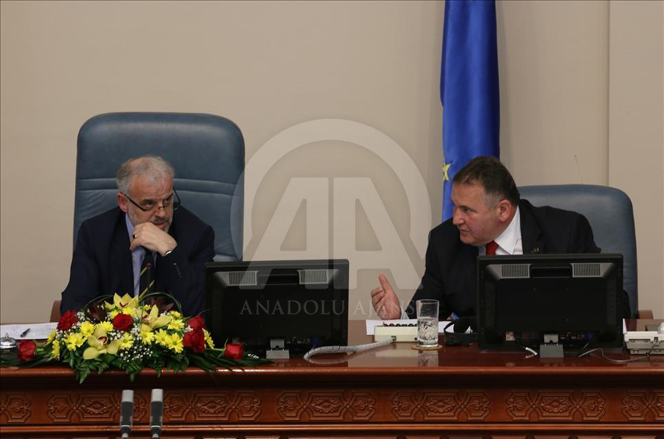 Собранието на Република Македонија ја избра новата влада која ќе ја предводи Зоран Заев