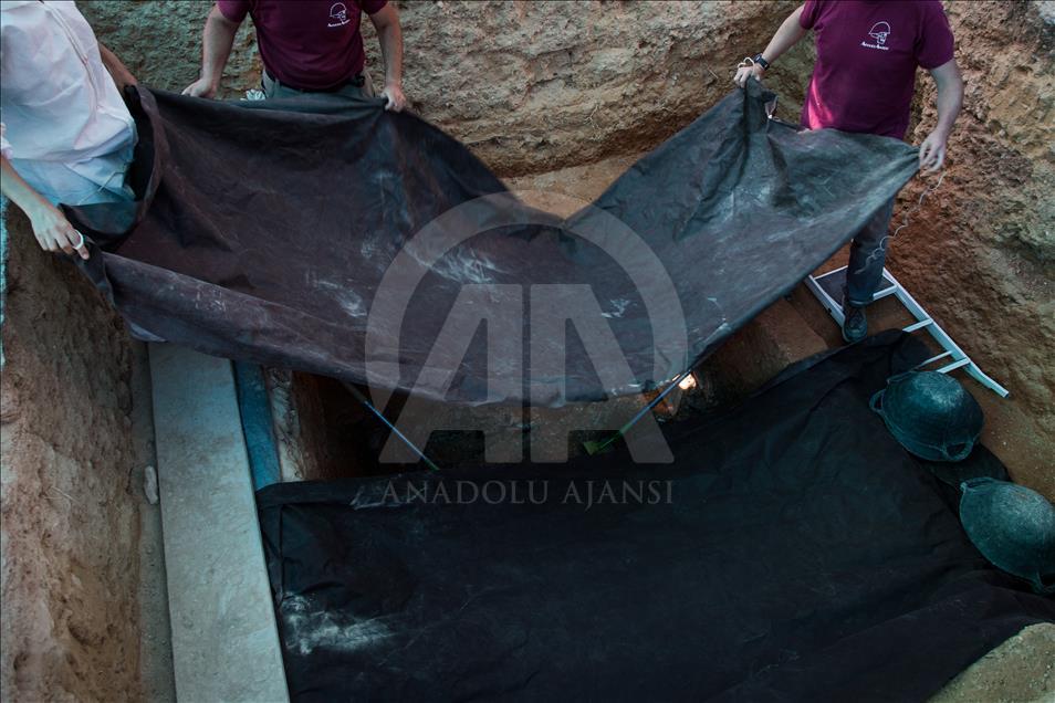 Largest Franco-era mass grave exhumed in Valencia, Spain