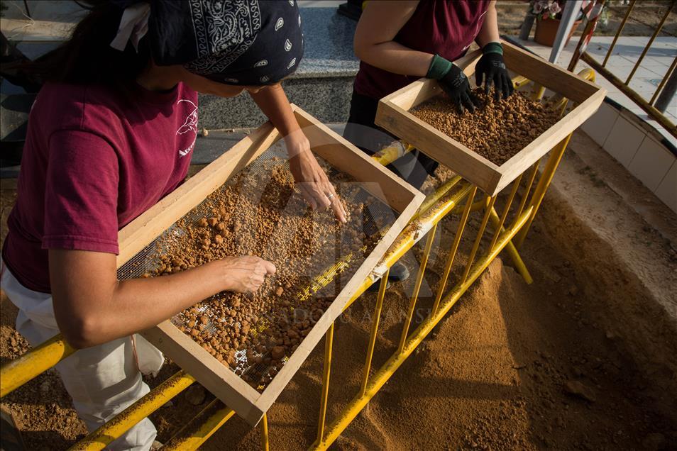 Largest Franco-era mass grave exhumed in Valencia, Spain  